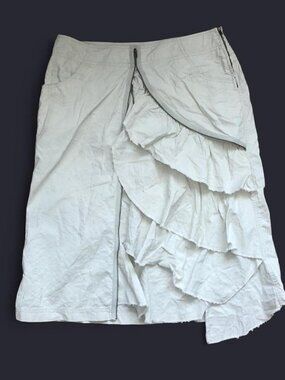 Y2k Cream white midi skirt with zipper and ruffles.